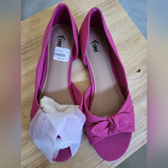 Sandals - Picture 1 of 1